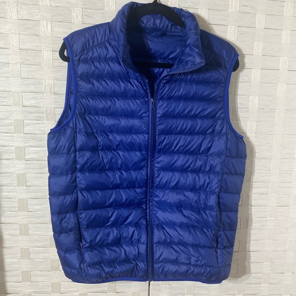 Quilted Cobalt Blue Lightweight Zip Up Puffer Vest with Two Side‎ Zip Up Pockets